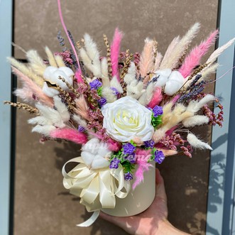 Лаванда и роза в шляпной коробке Лаванда и роза в шляпной коробке