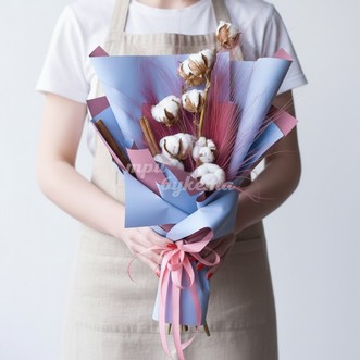 Букет из хлопка и палочек корицы