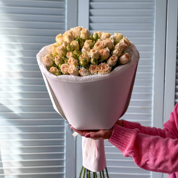 Букет из 9 желтых кустовых роз